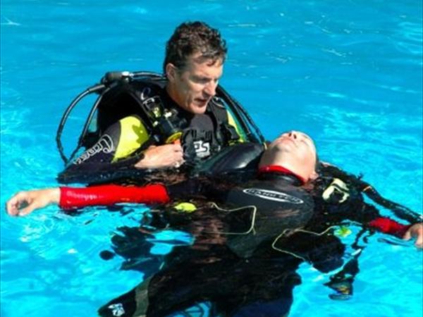 rescue-diver-practice.jpg